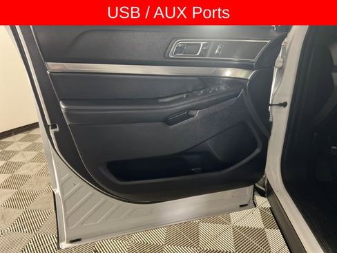 Used 2019 Ford Explorer XLT w/ Equipment Group 201A image 11