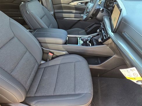 New 2026 Chevrolet Traverse LT w/ Sun and Wheel Package image 6