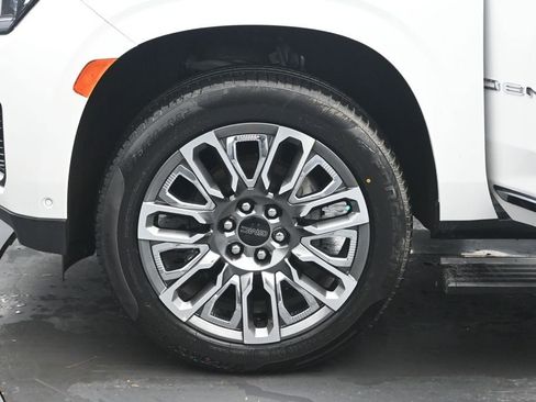 Used 2023 GMC Yukon XL Denali Ultimate AWD/4WD image 33