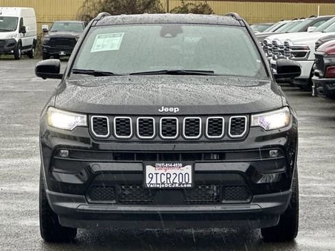 Used 2025 Jeep Compass Latitude w/ Convenience Group image 9