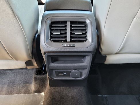 Certified 2020 Volkswagen Tiguan SE image 16