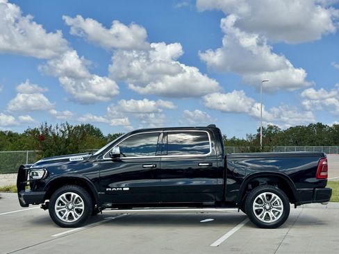 Used 2022 RAM 1500 Limited w/ Body Color Bumper Group AWD/4WD image 3