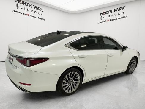 Used 2025 Lexus ES 350 Ultra Luxury w/ Accessory Package (Z2) FWD image 10
