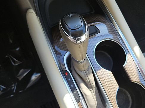 Used 2020 Chevrolet Malibu LT w/ Leather Package image 15