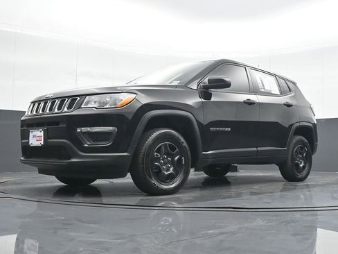 Used 2021 Jeep Compass Sport image 17