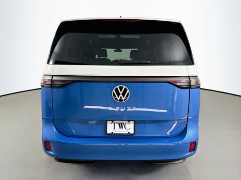 Used 2025 Volkswagen ID. Buzz 1st Edition AWD/4WD image 6
