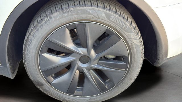Used 2024 Tesla Model Y Long Range RWD image 33
