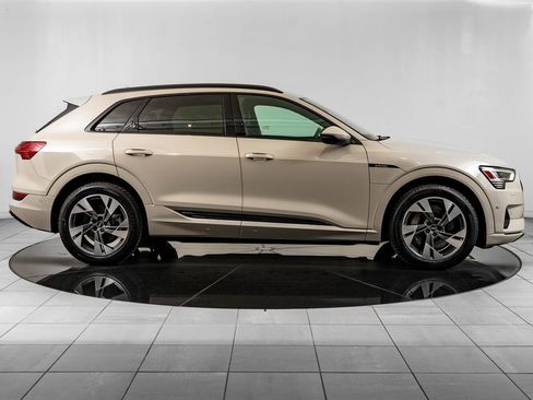 Used 2022 Audi e-tron Premium w/ Convenience Plus Package AWD/4WD image 11