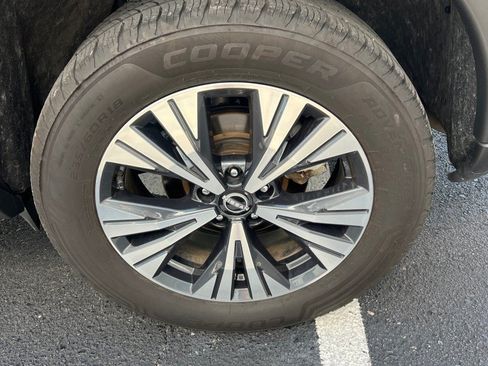 Used 2023 Nissan Rogue SV FWD image 15