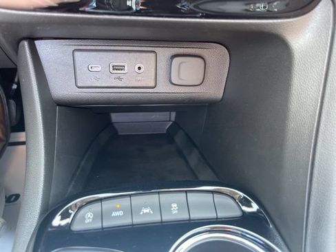 Used 2023 Buick Encore GX Preferred w/ Cold Weather Comfort Package AWD/4WD image 9