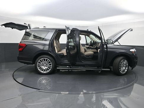 Used 2024 Ford Expedition Limited AWD/4WD image 39