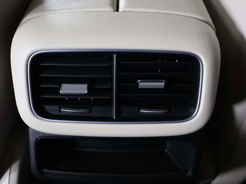 Used 2022 Mercedes-Benz GLE 450 4MATIC w/ Premium Package image 53