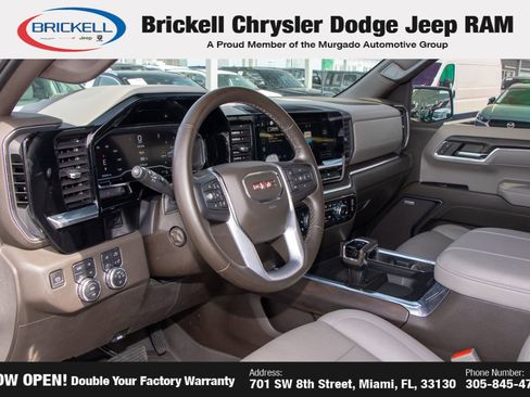 Used 2023 GMC Sierra 1500 SLT w/ SLT Premium Plus Package AWD/4WD image 17
