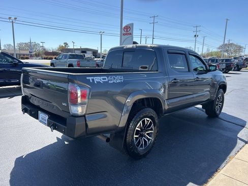 Used 2020 Toyota Tacoma TRD Sport image 18