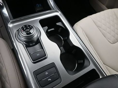 Certified 2024 Ford Edge Titanium AWD/4WD image 18