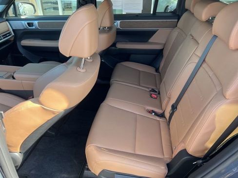 Used 2025 Hyundai Santa Fe Limited image 18