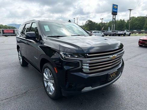 Used 2023 Chevrolet Tahoe High Country w/ Premium Package 2 AWD/4WD image 2