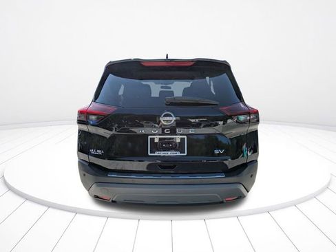 Used 2022 Nissan Rogue SV image 5