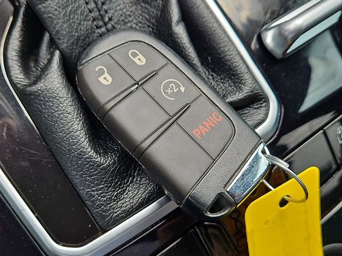 Used 2025 Jeep Compass Limited AWD/4WD image 20