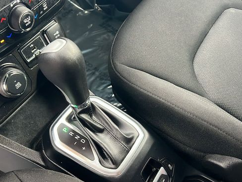 Certified 2021 Jeep Renegade Sport image 13