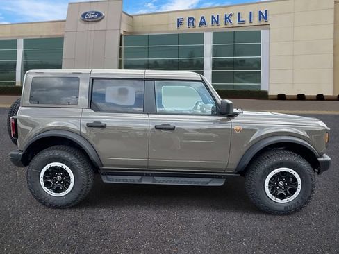 New 2026 Ford Bronco Badlands w/ Sasquatch Package AWD/4WD image 8