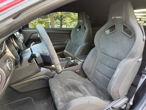 Used 2016 Ford Mustang Shelby GT350 w/ Track Package image 35