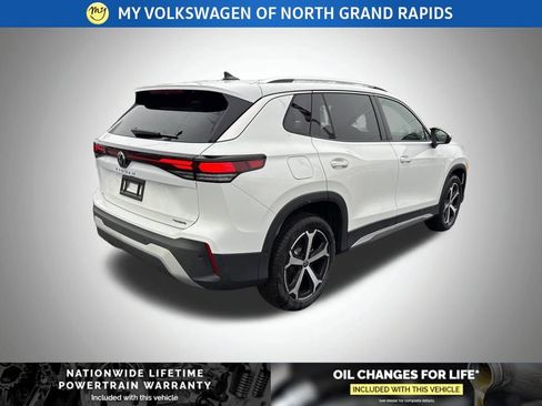 New 2026 Volkswagen Tiguan SE image 3