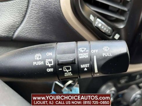 Used 2018 Jeep Cherokee Latitude w/ Safety Group image 29