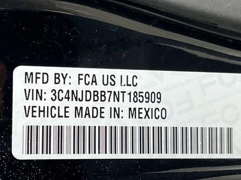 Used 2022 Jeep Compass Latitude w/ Convenience Group image 32