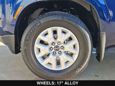 Used 2022 Nissan Frontier SV w/ Graphics Package image 34