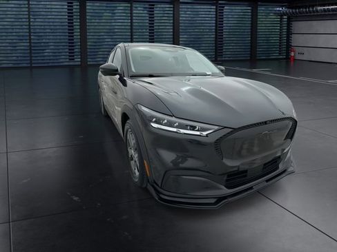 Used 2022 Ford Mustang Mach-E Select w/ Comfort/Technology Package image 2