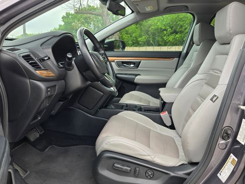 Used 2018 Honda CR-V Touring image 9