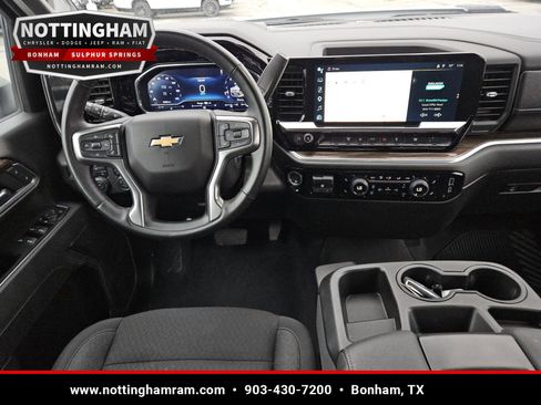 Used 2025 Chevrolet Silverado 2500 LT w/ Convenience Package AWD/4WD image 12