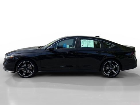 Used 2025 Honda Accord Sport image 2