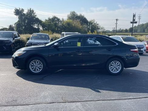 Used 2016 Toyota Camry LE FWD image 4