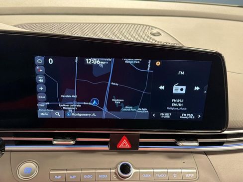 Used 2025 Hyundai Elantra SEL FWD image 25