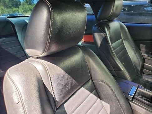 Used 2010 Ford Mustang GT Premium RWD image 25