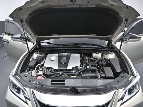 Used 2019 Lexus ES 300h w/ Premium Package FWD image 34