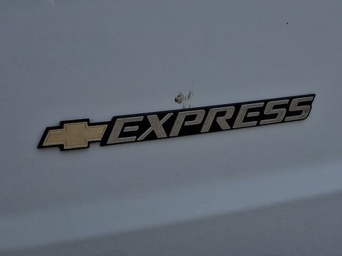 Used 2025 Chevrolet Express 2500 w/ Driver Convenience Package RWD image 33