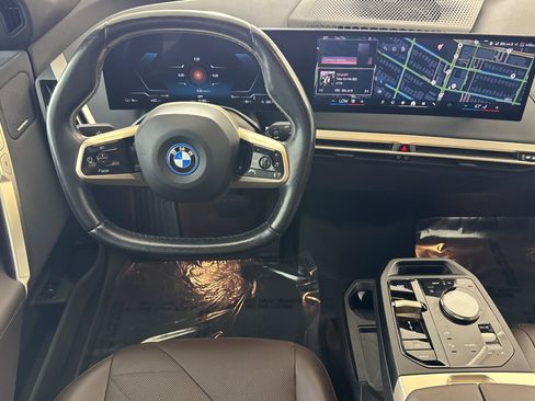 Used 2024 BMW iX xDrive50 AWD/4WD image 33
