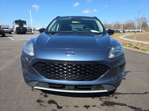 Used 2020 Ford Escape SE Sport image 3