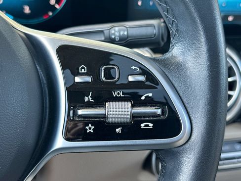 Used 2022 Mercedes-Benz GLB 250 image 27