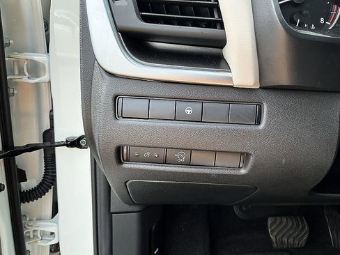 Certified 2023 Nissan Rogue SV image 13