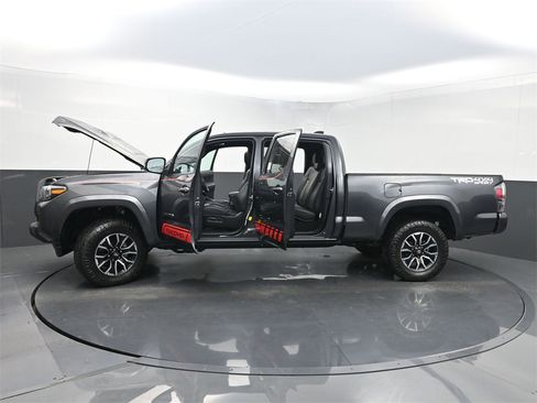 Used 2022 Toyota Tacoma TRD Sport image 37