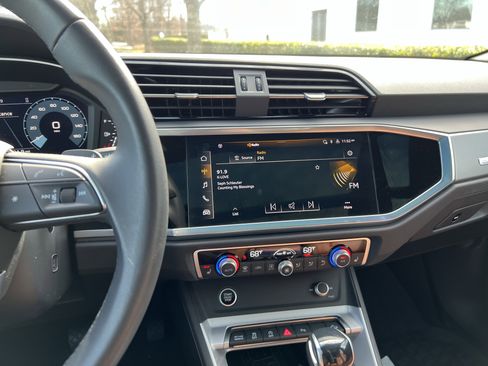 Certified 2025 Audi Q3 2.0T Premium image 32