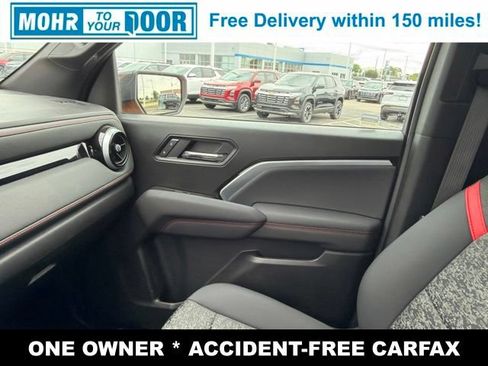 Used 2025 Chevrolet Colorado Z71 AWD/4WD image 28
