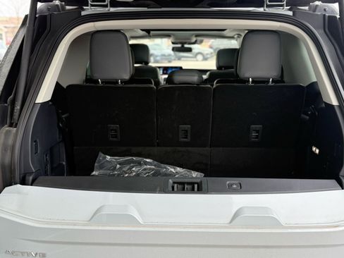 Used 2025 Ford Expedition Active image 36