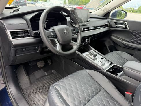 Used 2024 Mitsubishi Outlander SEL AWD/4WD image 4