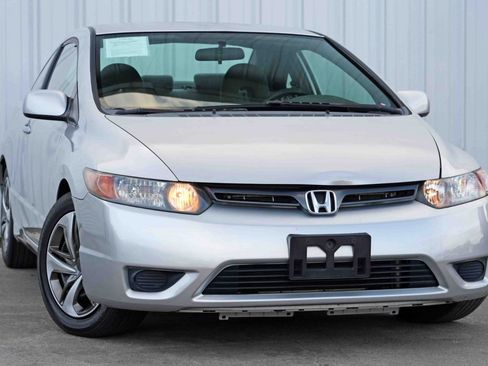 Used 2008 Honda Civic LX image 2