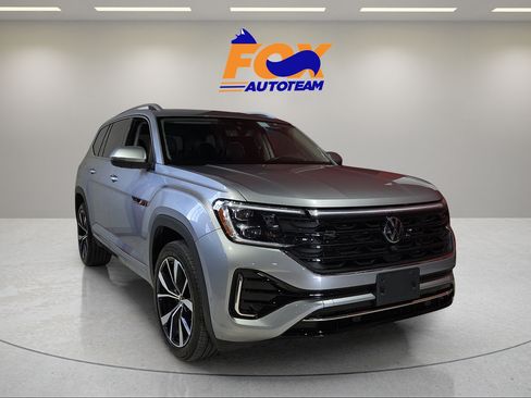 Used 2024 Volkswagen Atlas SEL Premium R-Line AWD/4WD image 5